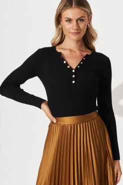 New Dover Heights Knit In Black Tops