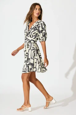 Clearance Manhattan Nights Dress in Black and White Geometric Print Dresses|Party