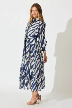 Outlet Naylor Maxi Shirt Dress in Navy with White Print Dresses