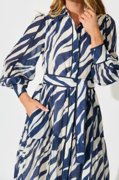 Outlet Naylor Maxi Shirt Dress in Navy with White Print Dresses