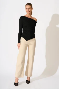 Fashion Selene Top in Black Tops|Casual