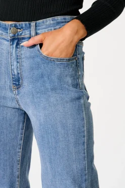 Best Studio Mid Rise Straight Leg Jean in Blue Denim Bottoms|Denim